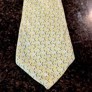 Vineyard Vines tie! Starfish pattern